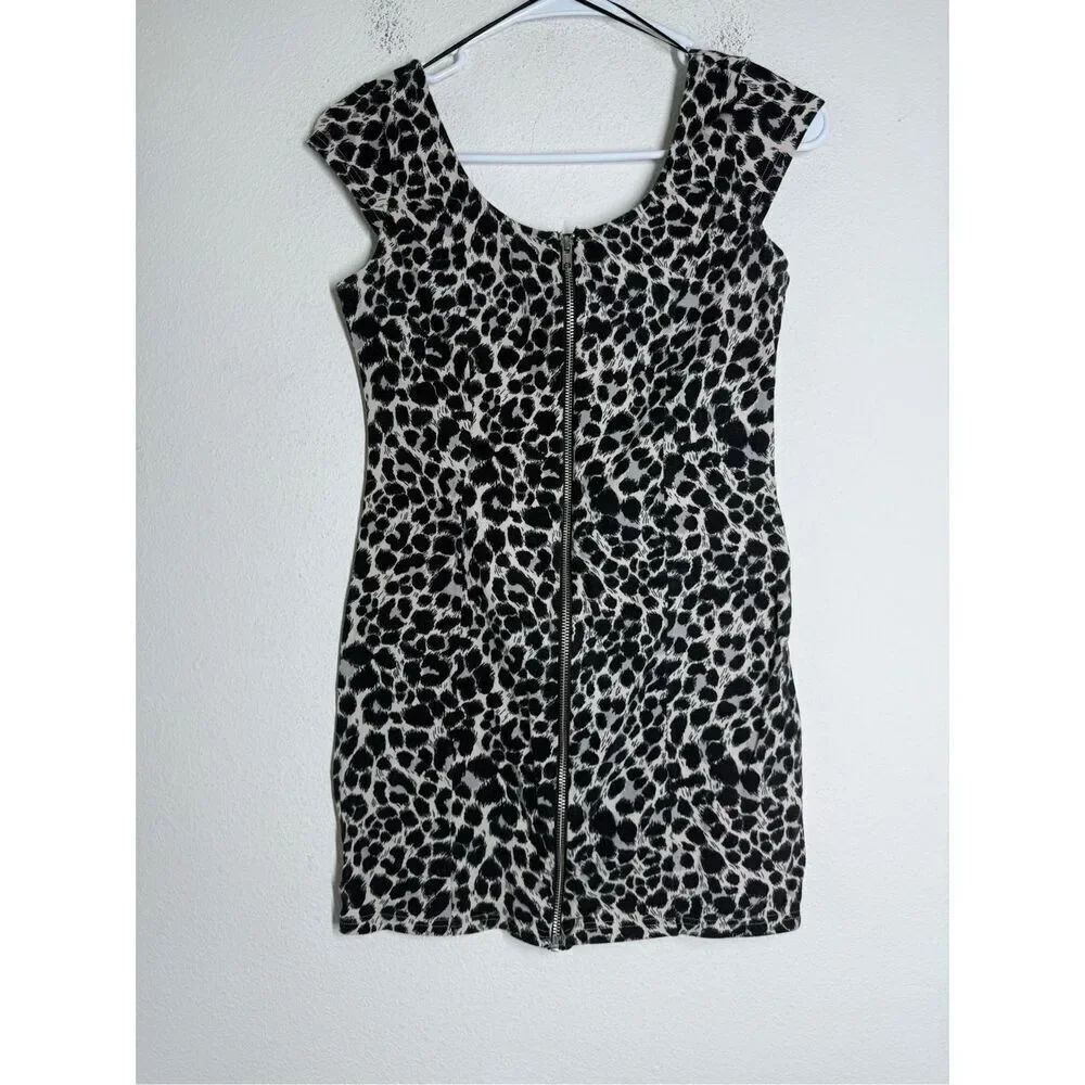 Divided by H&M Women’s Leopard Print Mini Dress Full Zip Cotton Blend Size 10